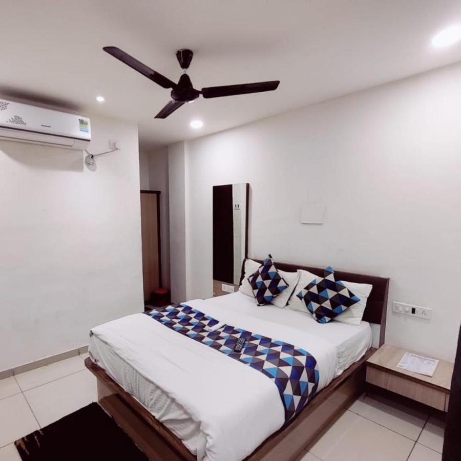 Hotel Mansarovar,วาโดดารา ภายนอก รูปภาพ